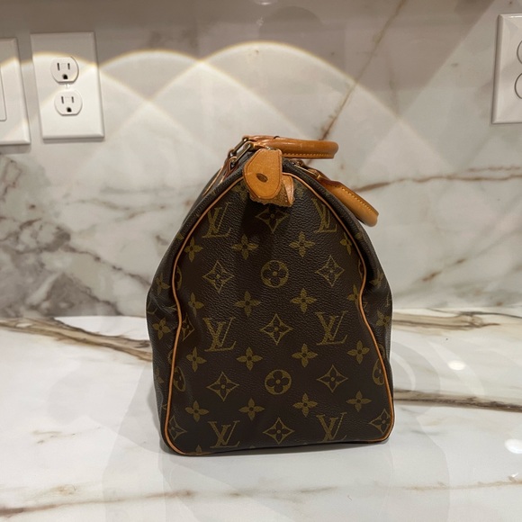 Vintage Louis Vuitton Speedy 30 with Dust Bag - Picture 3 of 10